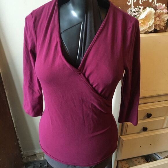 Athleta faux wrap travelcore soft fuchsia knit top - Picture 1 of 3